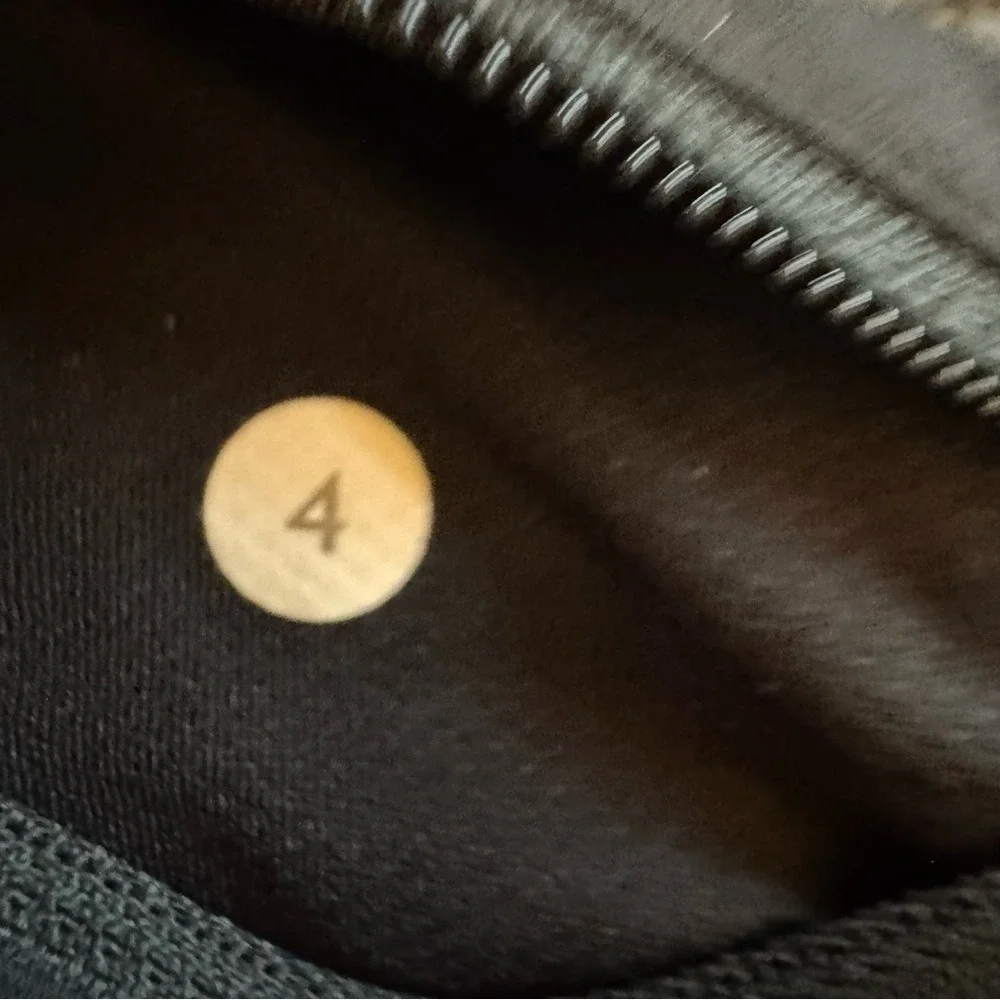 Lululemon High Rise Ruched‎ Ruffle Ankle Leggings Black Size 4